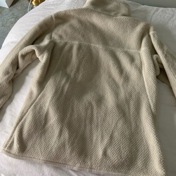Patagonia Women’s Pullover - Picture 6 of 7
